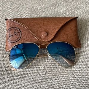 Blue ombré aviators